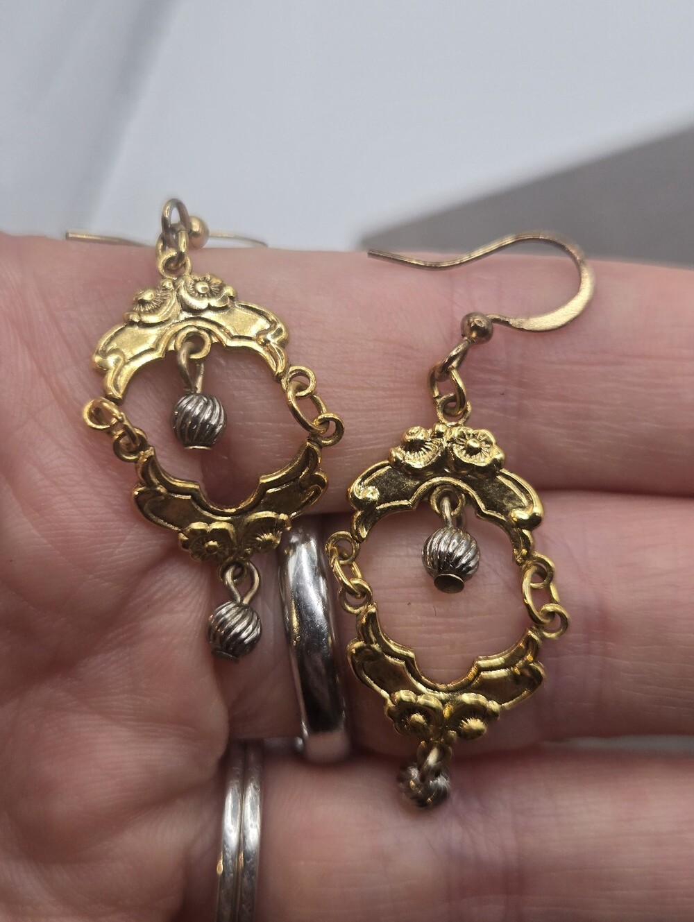 Gold Scroll Filigree Frame Earrings Victorian Revival Whimsigoth Chandelier VTG - Picture 3 of 4